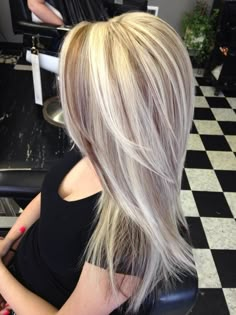 Blonde With Dark Highlights, Carmel Color Hair, Highlights Low Lights, Carmel Hair Color, Blonde With Dark, Carmel Highlights, Blonde Foils, Haircolor Ideas, Dark Highlights