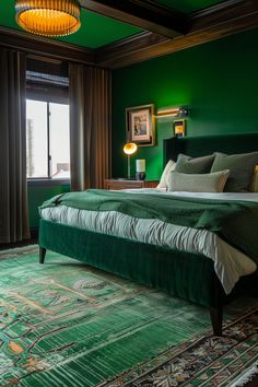 Luxurious bedroom with green walls, bed, and carpet, lit by a window and modern light fixtures. Dark Bedroom Ideas Modern, Gold And Green Bedroom Ideas, Gold And Green Bedroom, Modern Victorian Interior Design, Dark Bedroom Ideas, Emerald Green Bedrooms, Green Bedroom Design, Green Bedroom Ideas, Bedroom Ideas Modern