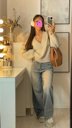 Looks Adidas, 00s Mode, Stile Blair Waldorf, Adrette Outfits, Looks Pinterest, Mode Zara, Skandinavian Fashion, Cold Outfits