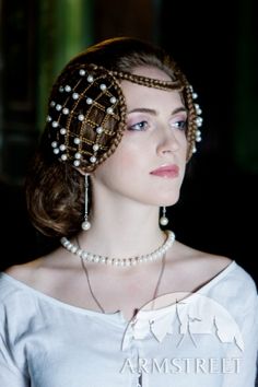 I would want headgear like that for Fair....... perfection Historical Hairstyles, Medieval Hairstyles, Fair Outfits, Chemise Dress, Peinados Fáciles Para Cabello Corto, Medieval Clothing