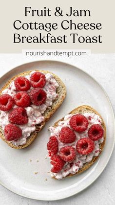 Cottage cheese mixed with jam spooned overtop of toast. Raspberries dot overtop. Air Fried Cottage Cheese Toast, High Protein English Muffin, Protein English Muffin, Fruit Toast Recipe, Healthy Fruit Breakfast, Cottage Cheese And Fruit, Breakfast Toast Recipes, Breakfast Toast Ideas, Healthy Low Calorie Breakfast