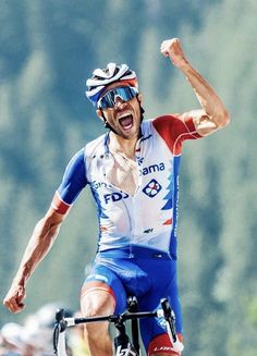 Cycling 
Cycling aesthetics 
Pinot Cycling Men, Cycling Pictures, Vintage Cycling, Vintage Cycles, Cycling Wear, Sports Cycle, Album Photo, Sport Wear