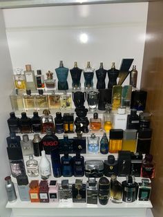 Cologne Collection Display, Arda Core, Hip Hop Wallpaper, Skin Care Basics, Best Fragrance For Men, Wallpaper Photo Gallery, Perfume And Cologne