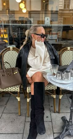 Coffee Date Outfits, Insta Post Ideas, New York Fits, Winter Fall Outfits, Classy Winter Outfits, Fall Mood, Old Money Outfits, Autumn Fits