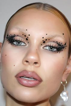 Editorial Makeup Trends 2023, Black Makeup Photoshoot, Edgy Editorial Makeup, New Make Up Trends 2023, Editorial Makeup Aesthetic, Beauty Trends 2023 Makeup, Editorial Makeup 2023, 2023 Make Up Trends, Eye Makeup Trends 2023