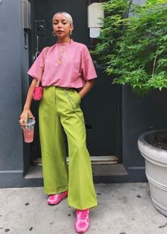 Bright Prints Fashion, Professional Funky Outfits, Colorful Mid Size Outfits, Cool Color Combinations Outfit, Colorful Wide Leg Pants, Outfit Ideas Colorful Street Styles, Artsy Womens Fashion, Thundercat Concert Outfits, Playful Style Fashion