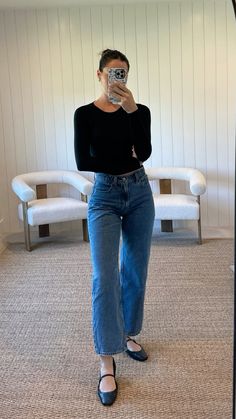 Office Flats Outfit, Spring Ballet Flats Outfit, Spring Flats Outfit, Black Flats Outfit Aesthetic, Grad Attendee Outfit, Flats Outfits Women, Pants With Flats Outfit, Fall Outfits Ballet Flats, Black Slingback Flats Outfit