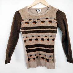 Vintage Valentino Boutique, Label Dates To The 1950s. Rare Piece Featuring An Acorn Pattern Motif. Brown And Tan With Brown And Orange Acorns. No Materials Tag, Is Likely A Wool Blend Great Pre-Owned Condition; Tag Is Partially Detached Size Is A Vintage Medium, Equivalent To A Modern Extra Small Armpit To Armpit: Approx. 15" Unstretched Length: Approx. 19.5" See My Closet For More Designer And Vintage Items. Save When Bundling 2 Or More Items! Acorn Pattern, Valentino Jeans, Valentino Logo, Sweaters Vintage, Lavender Sweater, Pattern Motif, Vintage Valentino, Brown And Orange, Valentino Black