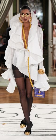 Schiaparelli Ready To Wear, Ss 2024, Paris Fashion Week Runway, Fashion Week Runway, Spring Summer 2024, Spring 2024, Large Fashion, Trending Dresses, Summer 2024