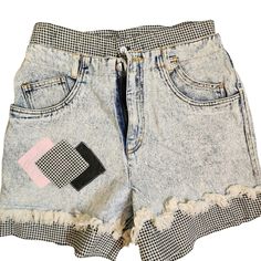 Vintage Deb 1990s High Rise Mom Jean Acid Wash Denim Shorts Womens Size 11 Blue Brand: Deb Made in Indonesia  Size 13/14 - measures best as a size 11 modern sizing  100% cotton  Measurements: Waist: laying flat 15" Inseam: 4 1/2" Front rise: 12 1/2" Pre-owned No defects noted All clothing items have been cleaned in accordance with the platform's policies and specifications. Features:         * High Rise Acid Wash Shorts         * Spring, Summer, Winter, Fall Size: Womens 11 Condition: Pre-Owned Like New Acid Wash Shorts, Jean Vintage, Acid Wash Denim, Shorts Womens, Mom Jean, High Rise Mom Jeans, Denim Shorts Women, Short En Jean, Summer Winter