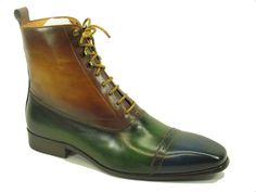 Les bottes zippées à lacets KB524-13 bleu marine/olive/cognac sont certainement un chef-d'œuvre classique pour orner vos pieds avec le style royal, et un design extraordinaire à couper le souffle. La paire est livrée avec une tige et une doublure en cuir véritable.
 
-Disponible en bleu marine, olive, cognac
 -Comprend une tige en cuir, une chaussette en cuir rembourrée, une semelle extérieure synthétique Green Formal Boots For Fall, Green Fitted Boots For Formal Occasions, Formal Green Fitted Boots, Formal Fitted Green Boots, Fitted Green Boots With Leather Sole, Vintage Green Boots With Round Toe, Classic Green Winter Boots, Elegant Fitted Green Boots, Classic Green Boots With Rubber Sole