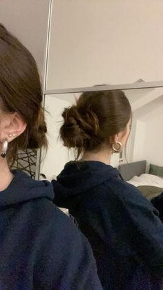 Low Messy Bun Brown Hair, Easy Hairstyles Brunette, Brunette Silver Jewelry, Low Messy Bun Aesthetic, Dream Hair Brunette, Slick Back Bun Ideas, Outfit For Brunettes, Brunette Slick Back, Cute Hairstyles Brunette