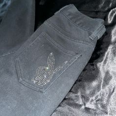 Brand New. Worn Once. Pacsun X Playboy Jeans With Diamond Detail On Back Pocket. High Rise! Cute Jeans With Designs, Bedazzled Clothes, Diamond Jeans, Crystal Jeans, Rhinestone Pants, Bedazzled Stuff, Reworked Clothes, Bedazzled Jeans, Rhinestone Jeans