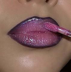 Purple pink lip combo, glitter Catty Noir, Lip Makeup Tutorial, Lip Combo, Smink Inspiration, Creative Makeup Looks, Glamour Makeup