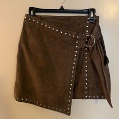 Forever 21 Brown Leather, Front Flap Skirt With Buckle. Zips In Back. Size Small. Brand New. Never Worn. Lined On Inside For Comfort. Skirt With Buckle, Brown Leather Skirt, Studded Skirt, Wardrobe Wishlist, Forever 21 Skirts, Dali, Skirt Leather, Brown Leather, Forever 21