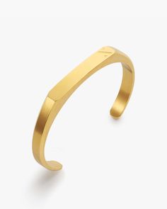 Our men's gold Ace Cuff features a platform top, sculpted edges, and a fine brush finish for a unique glow. It's powerful and armor-like in structure, but designed to be lightweight for barely-there comfort. Complete the look with our men's Signet Ring. Ace Bracelet, Gold Cuff Bracelet, Mens Cuff, Signet Ring Men, Solid Gold Chains, Gold Bracelet Cuff, Gold Cuffs, Silver Shop, Mens Gold