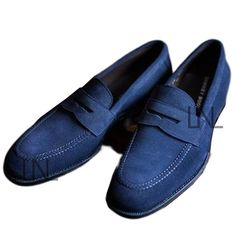 Handmade leather shoes in Pakistan, available in various sizes, are perfect for formal occasions, featuring two-tone oxfords, tassel loafers shoes #handmadeleathershoes #formalshoes #mensfashion #shopsmall #CapToe #RoundToe #Dress #Pakistan Blue Suede Loafers, Custom Design Shoes, Peacoats, Desert Boot, Blue Suede Shoes, Moccasins Mens, Formal Loafers, Mens Boots Fashion, Moccasins Shoes