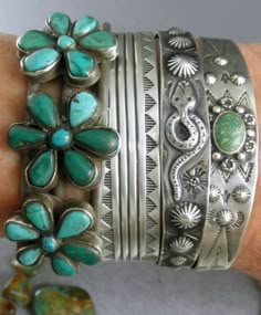 Really cute styling ..... turquoise & sterling silver stacked Native American cuff bracelets. Arm Stack, Bracelets And Rings, Navajo Turquoise, Native Jewelry, Southwestern Jewelry, Turquoise Stones