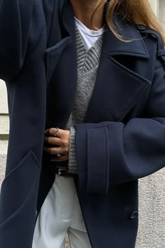 Women Overcoat, Looks Street Style, Winter Fits, Coat Outfits, Inspired Outfits, 가을 패션, Short Coat, Looks Style, Mode Inspiration