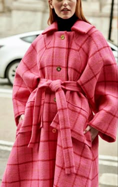 Mode Mantel, Mode Rose, Pink Coat, Mode Vintage, Mode Inspiration, Looks Vintage, Look Fashion