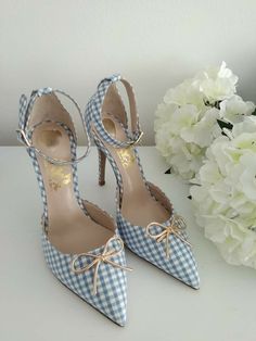 Shoes For Girls Stylish, Trendy Outfits For Women, Kasut Tumit Tinggi, Fashion Outfits Dresses, Sole Sisters, Pretty Heels, Fancy Heels, Ladies Footwear