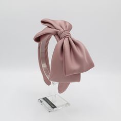 "quality satin bow headband  layered hair bow bow position on the side of the headband  steel headband  size of hairbow (Length: Height): 8.66\":2.75\"=22 cm: 7 cm  width of headband: 1.18\"=3 cm  Shipping Info the whole package will ship from South Korea via the possible shipping methods. Products will be shipped within a processing time except for Saturday, Sunday, and Korea's holidays. Import duties, taxes are not included in the product price and shipping fee. Please understand that some cou Bridal Bow, Big Bow Headband, Bow Hairband, Headband Size, Headband Bridal, Bow Bow, Velvet Flowers, Double Bow, Top Knot Headbands