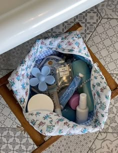 Produtos de viagem essenciais em uma mala funcional » STEAL THE LOOK Coastal Granddaughter Aesthetic, Indie Lee, Instagram Baddie, Love Being A Woman, روتين العناية بالبشرة, Coastal Granddaughter, Clean Girl Aesthetic