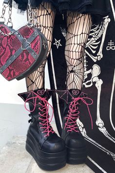 Bat Wings Design Lace-up Strap Platform Martens Emo Shoes, Goth Boots, Gothic Boots, Girl Punk, Grunge Clothing, Punk Shoes, Black Platform Shoes, Kawaii Shoes, Shoe Design