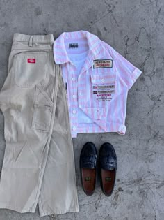 Dickies cargo pants, vintage cropped, boxy button up with loafers Cargo Pants And Loafers, Masc Lesbian, Cozy Wardrobe, Sneaker Ideas, Dickies Cargo Pants, Sick Clothes, Future Clothing, College Clothes, Basic Girl