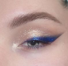 Makeup Eye Looks, روتين العناية بالبشرة, Grunge Look, Eye Makeup Art, Blue Makeup, Makeup Pictures, Makeup Goals