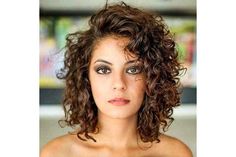 Pinterest loves this haircut, and you will too. Kręcony Bob, Short Curly Cuts, Trendy We Fryzurach, Hair 2018