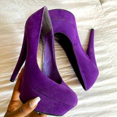 Purple Pump . Size 6 1/2. Vintage. Velvet. 6 Inch Heel. Anne Michelle. Never Worn. Flaws In Pictures. Purple Pumps, Velvet Purple, 6 Inch Heels, Purple Heels, Velvet Pumps, Purple Wine, Purple Velvet, Vintage Velvet, Shoes And Boots