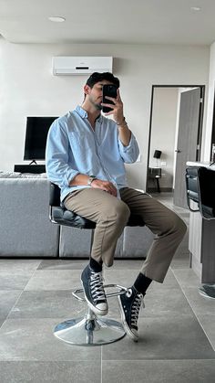 Casual Shirt Outfits For Men, Casual Chic Men Outfits, Gray Shirt Outfit Men, Smart Casual Men Jeans, Converse Outfit Men, Nice Casual Outfits For Men, Minimalist Fashion Men, Giving People, Fashion Fails