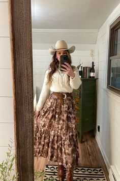 Maxine Floral Skirt in Brown curated on LTK Modest Western Wear, Western Outfits Skirt, Skirt Western Outfit, Brown Skirt Outfits, Country Skirts, Winter Date Night Outfit Dressy, Summer Country Outfits, Western Outfits Casual