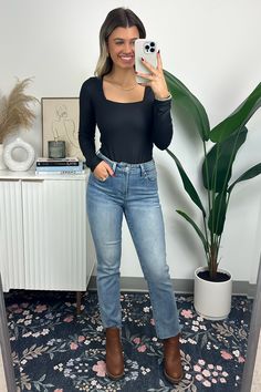 Bodysuit Outfit Long Sleeve, Black Bodysuit Outfit Winter, Bodysuit Outfit Winter, Blue Bodysuit Outfit, Bodysuit Outfit, Bodysuit And Jeans Outfits, Black Bodysuit Outfit, Bodysuit Jeans, Blue Bodysuit