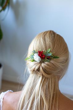 Winter Wedding Hair Accessories Christmas Hair Comb Greenery Hairpiece Pine Cones Headpiece Bridal Hair Comb Bridesmaids Hair Accessories - Etsy Rose Gold Hair Vine, Bridesmaid Hair Comb, Winter Wedding Hair, Winter Greenery, Christmas Hair Accessories, Bridal Hair Headpiece, Wedding Themes Winter, Bridesmaid Hair Accessories, Flower Comb