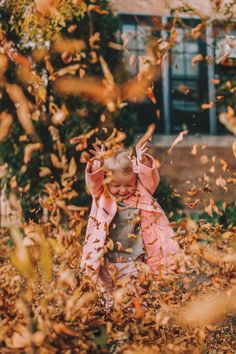 Fall Photoshoot Family, Portret Feminin, Toddler Photoshoot, Kelly In The City, Fall Shoot, Fall Portraits, Toddler Photos, Fall Family Pictures