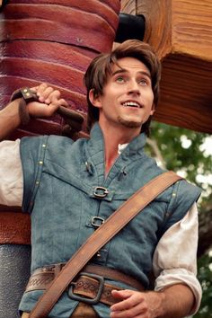 Tangled Cosplay, Disney Faces, Eugene Fitzherbert, Flynn Ryder, Disney Characters Costumes, Cosplay Inspiration, Fantasia Disney, Disney Face Characters