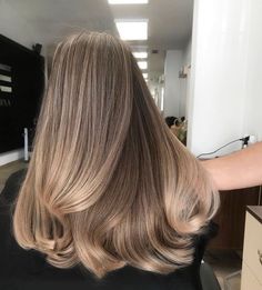 Natural Dimensional Balayage, Luxury Blonde Hair, Glossy Light Brown Hair, Mocha Blonde Balayage, Brown Hair With Light Blonde Highlights, Muted Blonde Hair, Light Mocha Brown Hair, Layered Hair Curls, Rich Blonde Hair