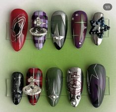 Chunky Charm Nails, Nails Grunge 90s, Nana Inspired Nails, Vivienne Westwood Nails, Westwood Nails, Nana Nails, Fall Nail Polish Colors, Ig Nails, Alice In Wonderland Nails