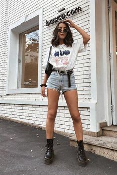 Stile Punk Rock, Combat Boot Outfits, Trendy Outfits 2020, Outfit Botas, Looks Party, Cute Lazy Outfits, Tumblr Outfits, Trendy Summer Outfits, Cooler Look