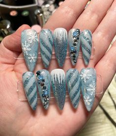 Winter Nail Designs Glitter, Extra Winter Nails, Extreme Christmas Nails, Ice Blue Nails Winter Snow Queen, Snowflakes Nail Art, Advent Nails, Winter Nails Stiletto, Ice Nails Designs, Pre Christmas Nails