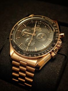 Omega Moonwatch, Omega Watches, Omega Speedmaster, Airport Style, Wrist Watches, Just Amazing, Vintage Watches