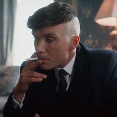 Tommy Shelby Hair, Pesky Blinders, Girls School Hairstyles, Cillian Murphy Peaky Blinders