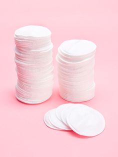 Alat Makeup, Cosmetics Photography, Beauty Products Photography, Beauty Bar, Skin Care Tools, Makeup Kit, Cosmetology, Cotton Pads, Body Skin