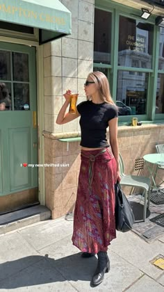 ig: sofiaboman Cool Nashville Outfits, European Concert Outfit, Boho Outfits Concert, Aesthetic Winery Outfits, Fair Fits Aesthetic, Styling A Dress As A Skirt, How To Style Pink Long Sleeve, Lauren Giraldo Outfits, Europe Fall Fashion 2024