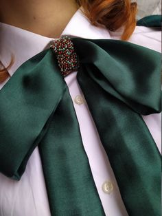 Large satin bow brooch Gossip girl outfit Dark Academia brooch Korean style Emerald green Embroidered bow Cottagecore outfit Beaded brooch Elegant Green Brooches For Formal Occasions, Elegant Green Satin Bow, Elegant Christmas Party Brooches, Formal Bow Brooch, Formal Brooches With Satin Bow, Elegant Christmas Brooches For Formal Occasions, Elegant Green Bow As A Gift, Elegant Green Bow For Gifts, Elegant Green Bow For Party