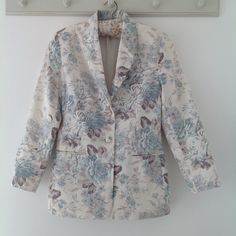 Ladies jacket, vintage jacket, Laura Ashley jacket, vintage blazer, cotton jacket, UK 8, floral blazer, 80's jacket, linen jacket Vintage Laura Ashley floral jacket. Stunning and rare blazer style jacket, in a soft Ivory fabric with flower detailing in pale green, beige and grey.  Fabric covered buttons, two pockets and padded shoulders. A truly lovely vintage jacket, can be worn with jeans and pumps for a casual look, or smart with a plain dress, skirt or trousers.  90% cotton and 10% linen fab Jeans And Pumps, Blue Shirt With Jeans, Vintage Laura Ashley, 80s Jacket, Satin Trousers, Ivory Fabric, Cotton Jumper, Plain Dress, Linen Jackets