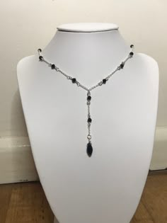 made with glass gems and tarnish resistant chains Black Handmade Necklace, Black Gem Necklace, Wire Wrapped Dangle Necklaces For Party, Handmade Necklace Ideas, Pretty Beaded Jewelry, Homemade Necklace, Bead Necklace Ideas, Black Jewelry Necklace, Gothic Jewelry Diy