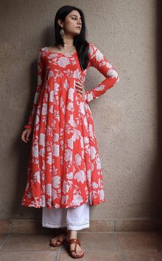 Dress Models For Stitching, Long Kurta Designs, Maxi Dress Styles, Frock Suit, Smart Outfits, Men Over 50, Stylish Kurtis Design, Long Gown Design, Anarkali Dress Pattern